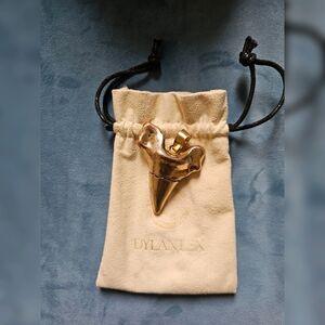 DYLANLEX SHARK TOOTH Charm